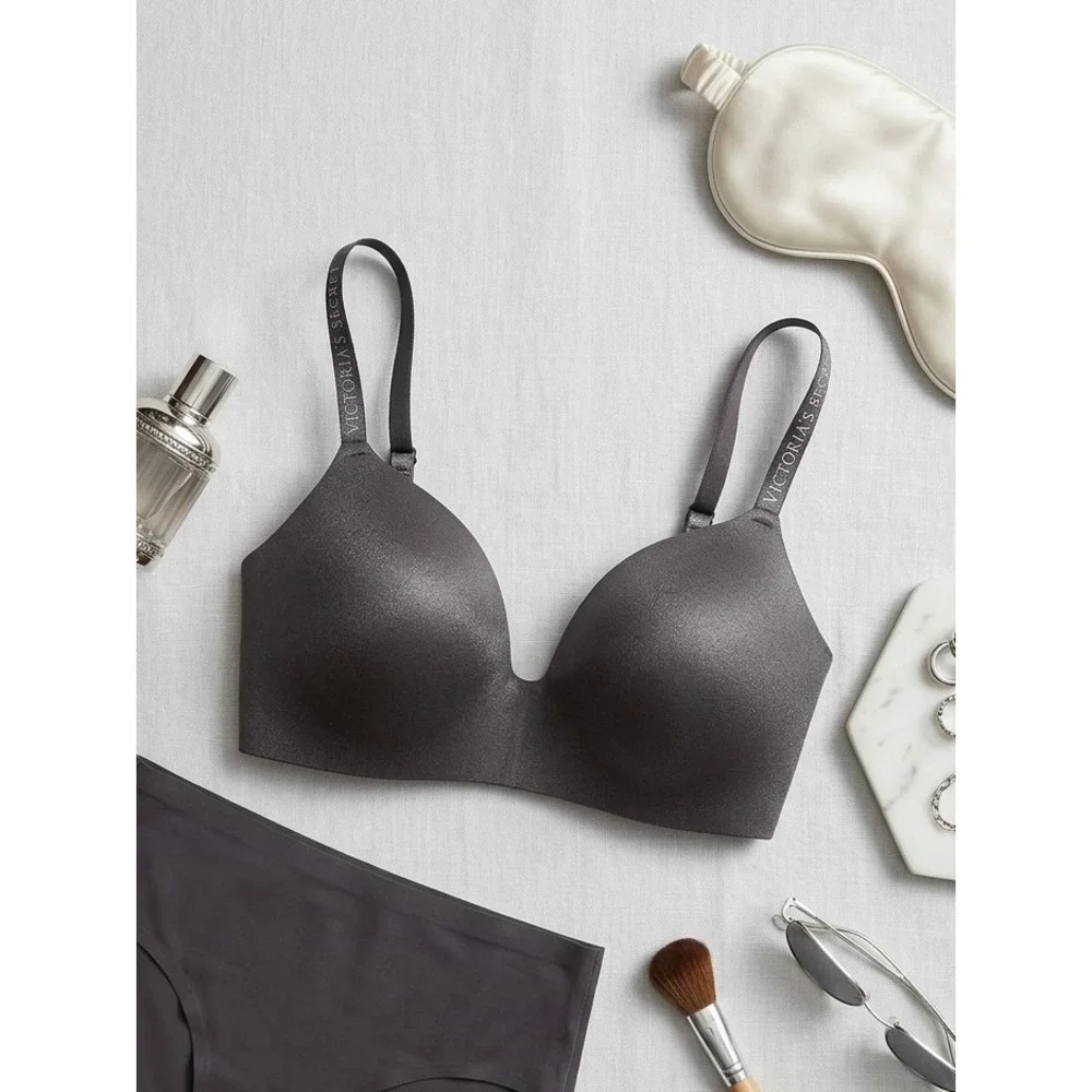 Victorias Secret T-Shirt Wireless Lightly Lined Bra Gray Shimmer 36DDD